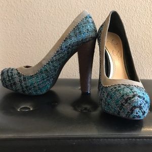 Jessica Simpson - Platform Pumps